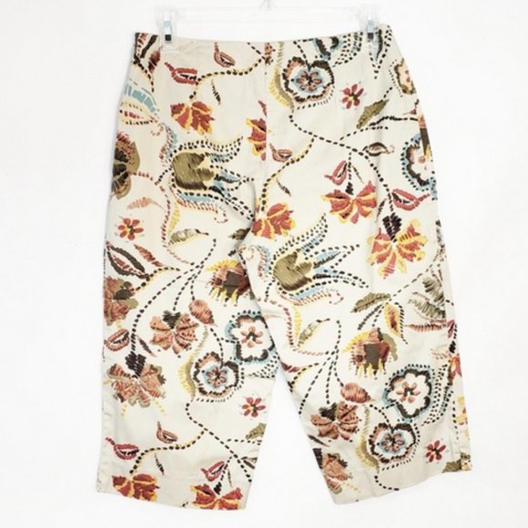 Silk Club Collection Floral Print Capris - Picture 2 of 4